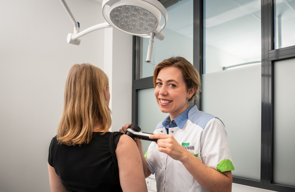 Nina is dermatoloog bij het Anna Ziekenhuis