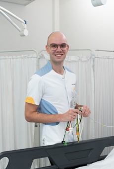 Joshua werkt als SEH verpleegkundige bij het Anna Ziekenhuis