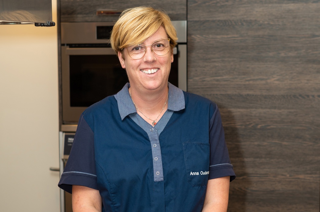 Annika is huiskamerassistent bij Anna Ouderenzorg