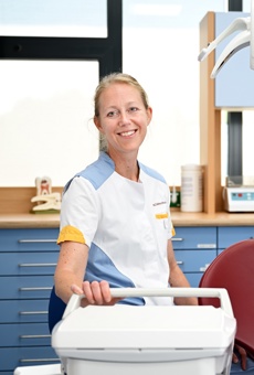 Femke - tandarts angstbegeleiding Femke is tandarts angstbegeleiding bij het Anna Ziekenhuis