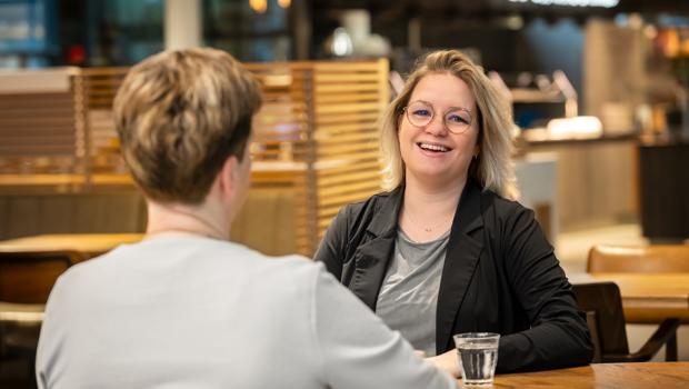 Carla secretaresse bij Anna Ouderenzorg 