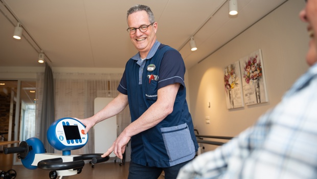 Eric is verpleegkundige bij Anna Ouderenzorg op de afdeling Centrum voor Herstel en Revalidatie 